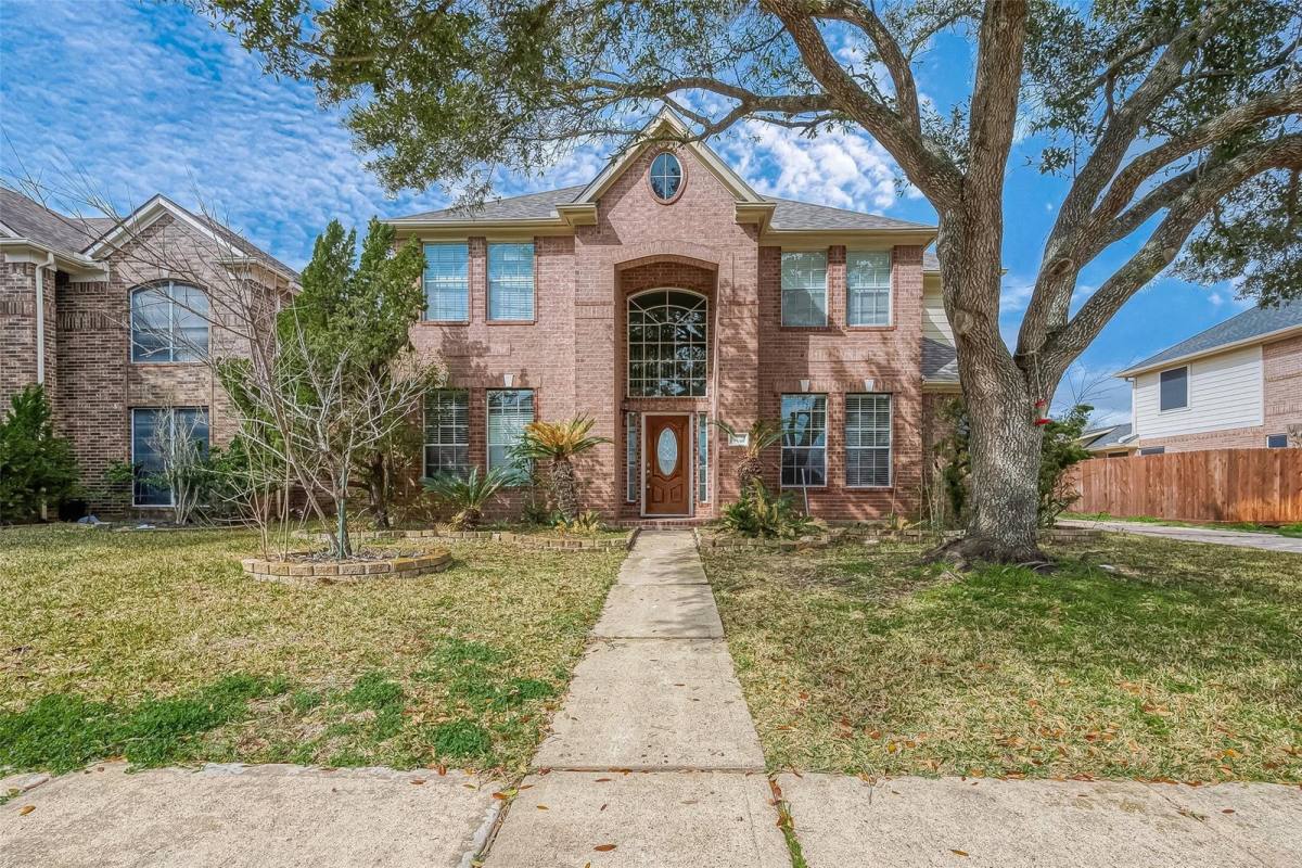 House for rent at 2424 Leanett Way, Pearland, TX 77584