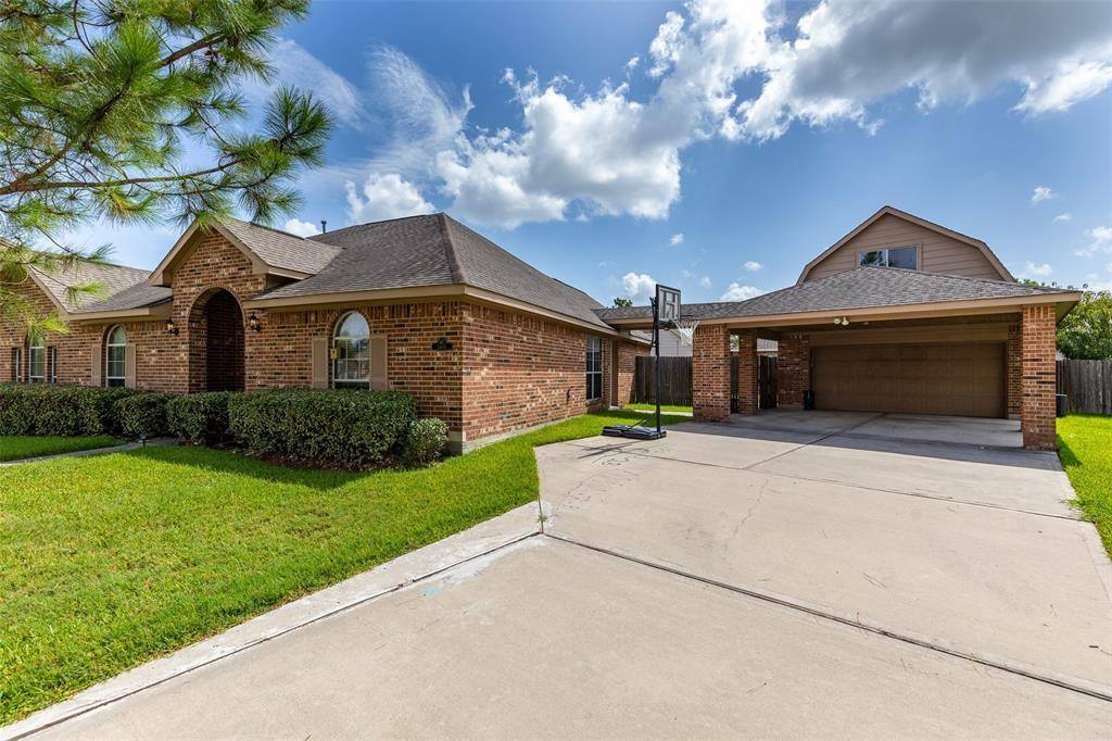 Apartment for rent at 3407 Kleberg Court, Pearland, TX 77584