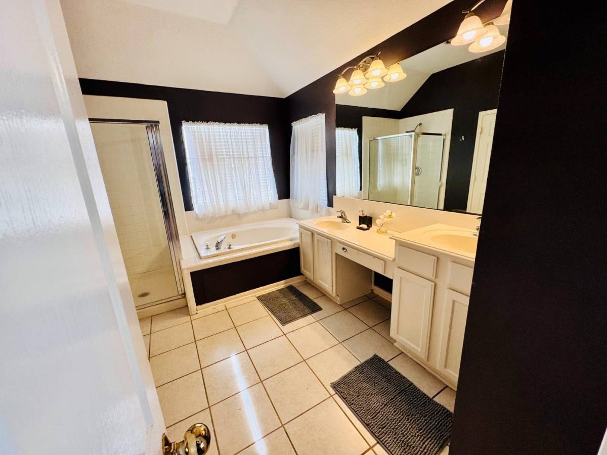 House for rent at 3320 Ridgepoint Court, Pearland, TX 77584