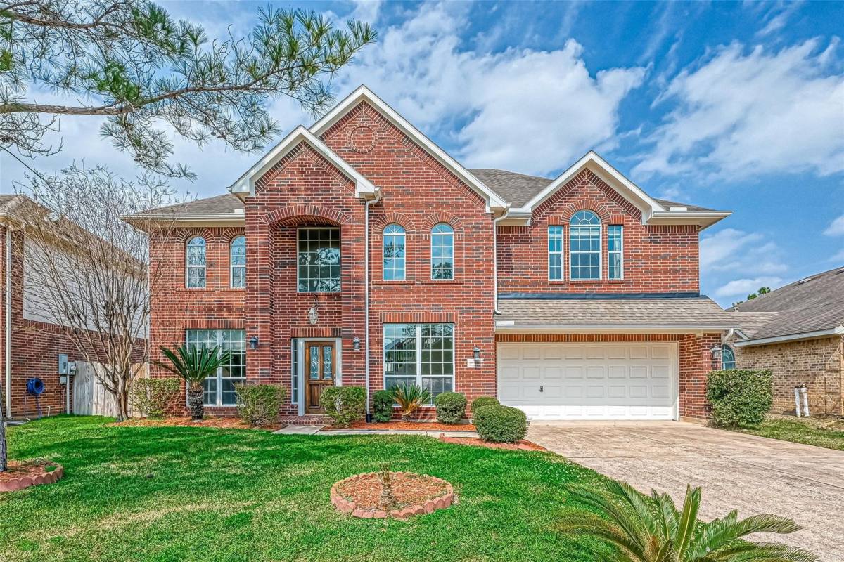 House for rent at 11207 Sunlit Bay Dr, Pearland, TX 77584