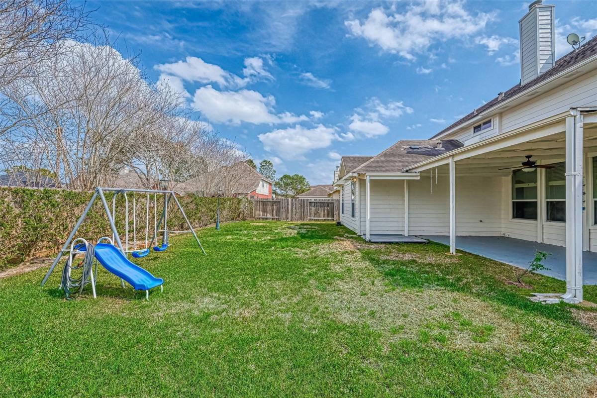 House for rent at 11207 Sunlit Bay Dr, Pearland, TX 77584