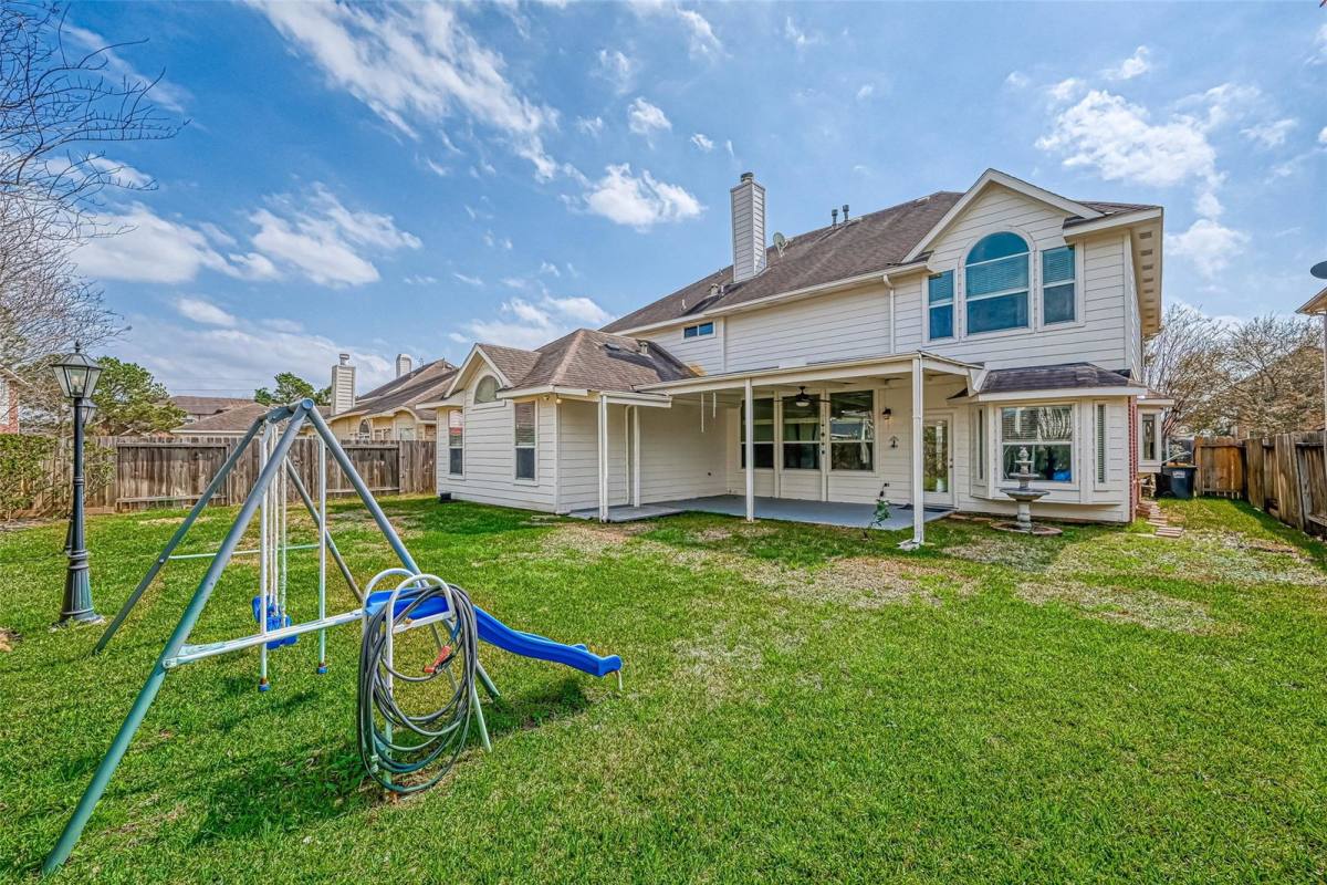 House for rent at 11207 Sunlit Bay Dr, Pearland, TX 77584