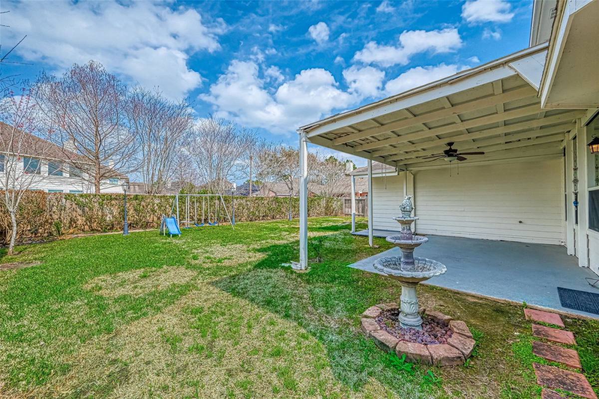 House for rent at 11207 Sunlit Bay Dr, Pearland, TX 77584