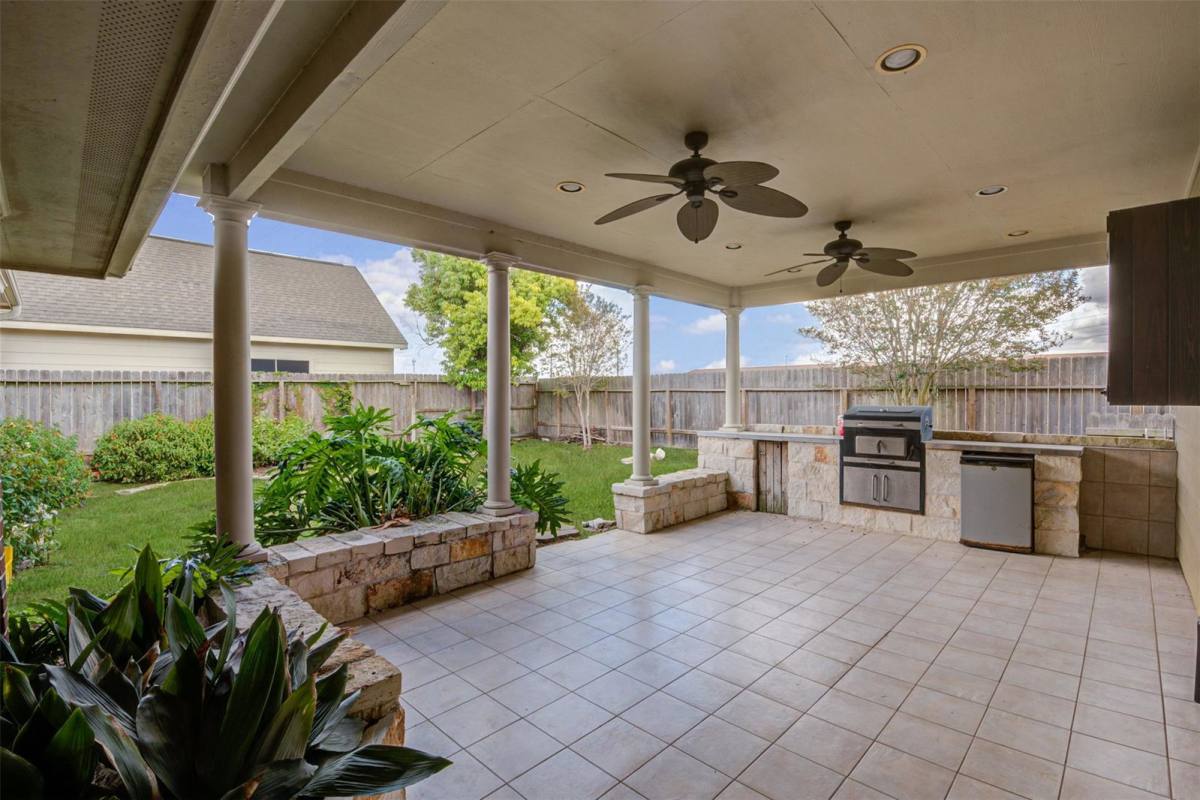 Apartment for rent at 3405 Kerr Lane, Pearland, TX 77584