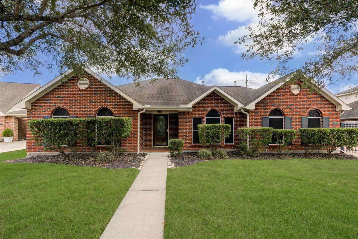 Apartment for rent at 3405 Kerr Lane, Pearland, TX 77584