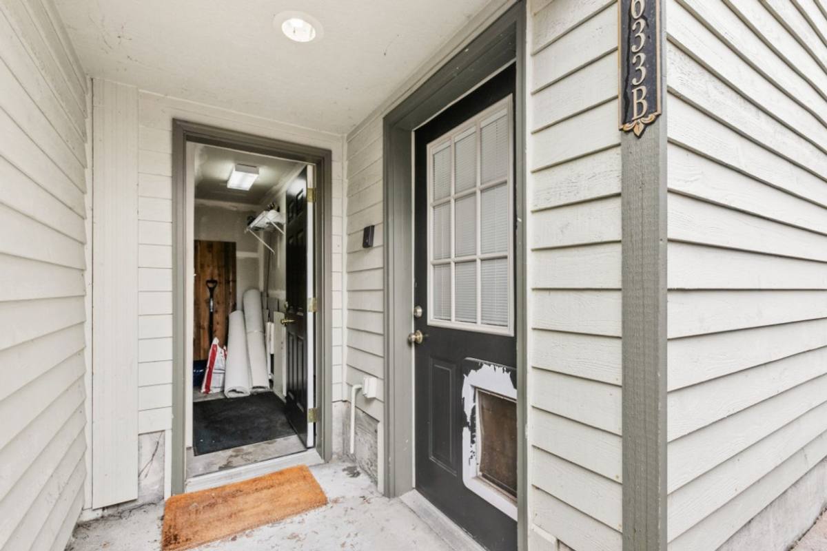 Townhouse for rent at 3633 22nd Ave W, Seattle, WA 98199