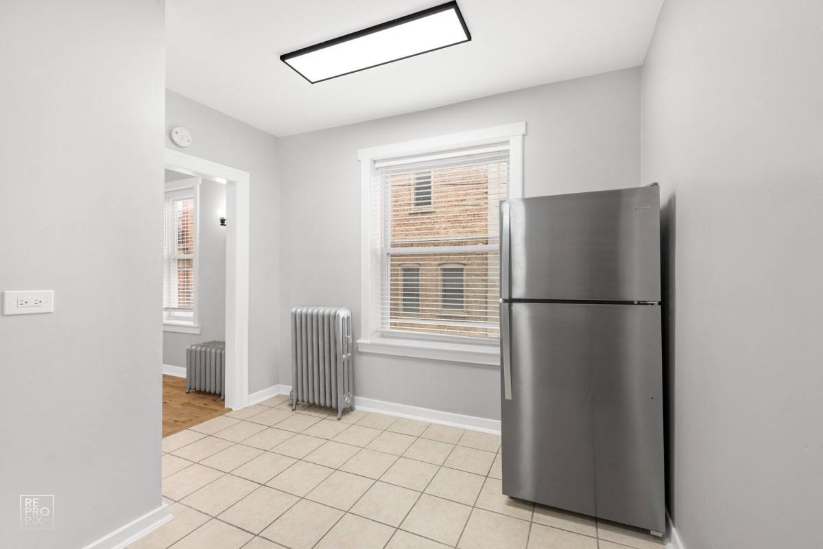Apartment for rent at 4720 S Drexel Blvd, Chicago, IL 60615