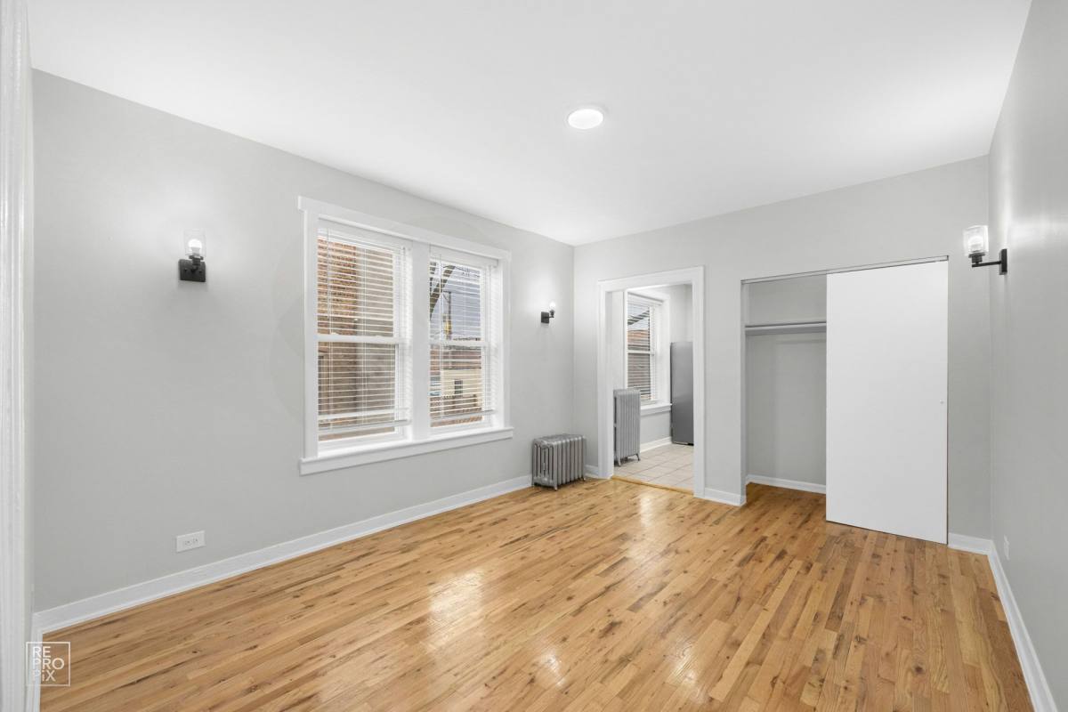 Apartment for rent at 4720 S Drexel Blvd, Chicago, IL 60615