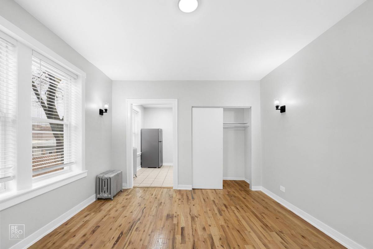 Apartment for rent at 4720 S Drexel Blvd, Chicago, IL 60615