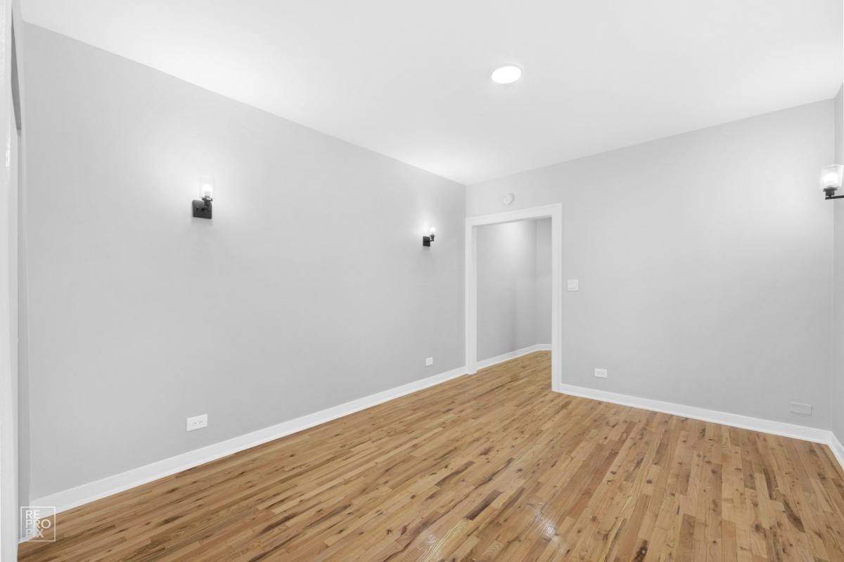 Apartment for rent at 4720 S Drexel Blvd, Chicago, IL 60615