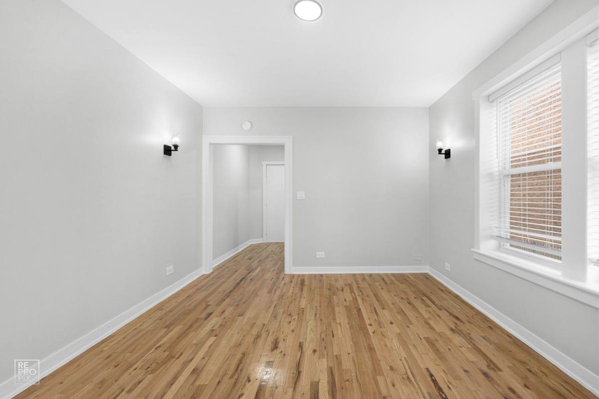 Apartment for rent at 4720 S Drexel Blvd, Chicago, IL 60615