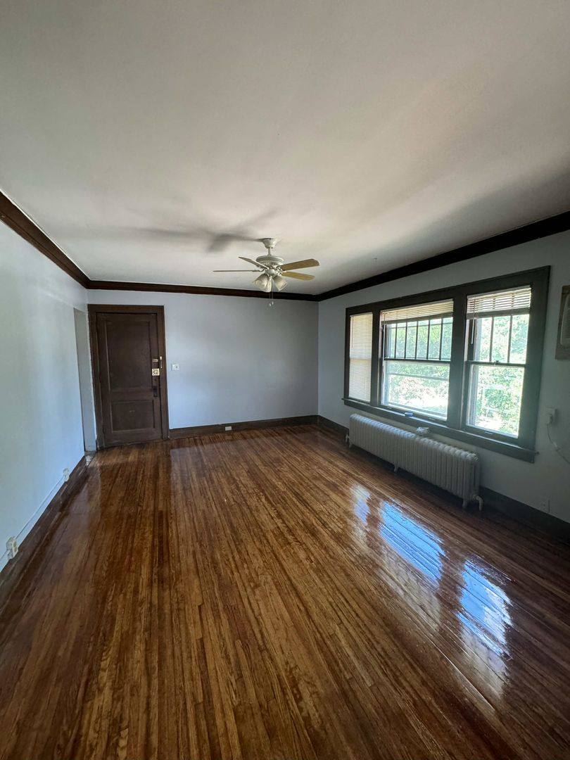 Apartment for rent at 806-08 5th St SE, Minneapolis, MN 55414