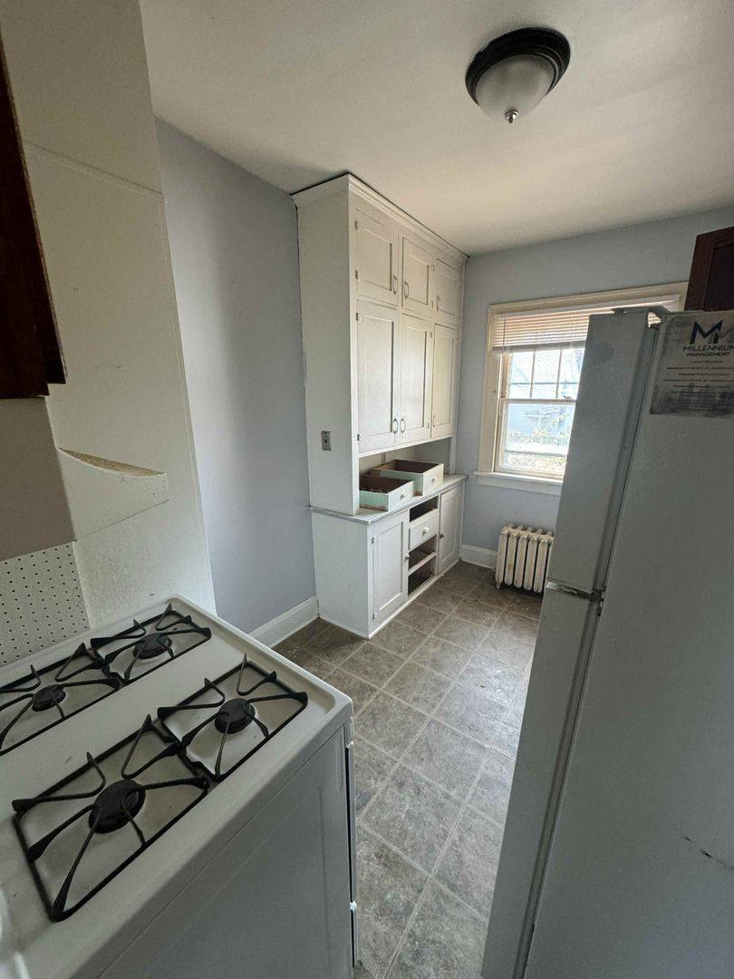 Apartment for rent at 806-08 5th St SE, Minneapolis, MN 55414