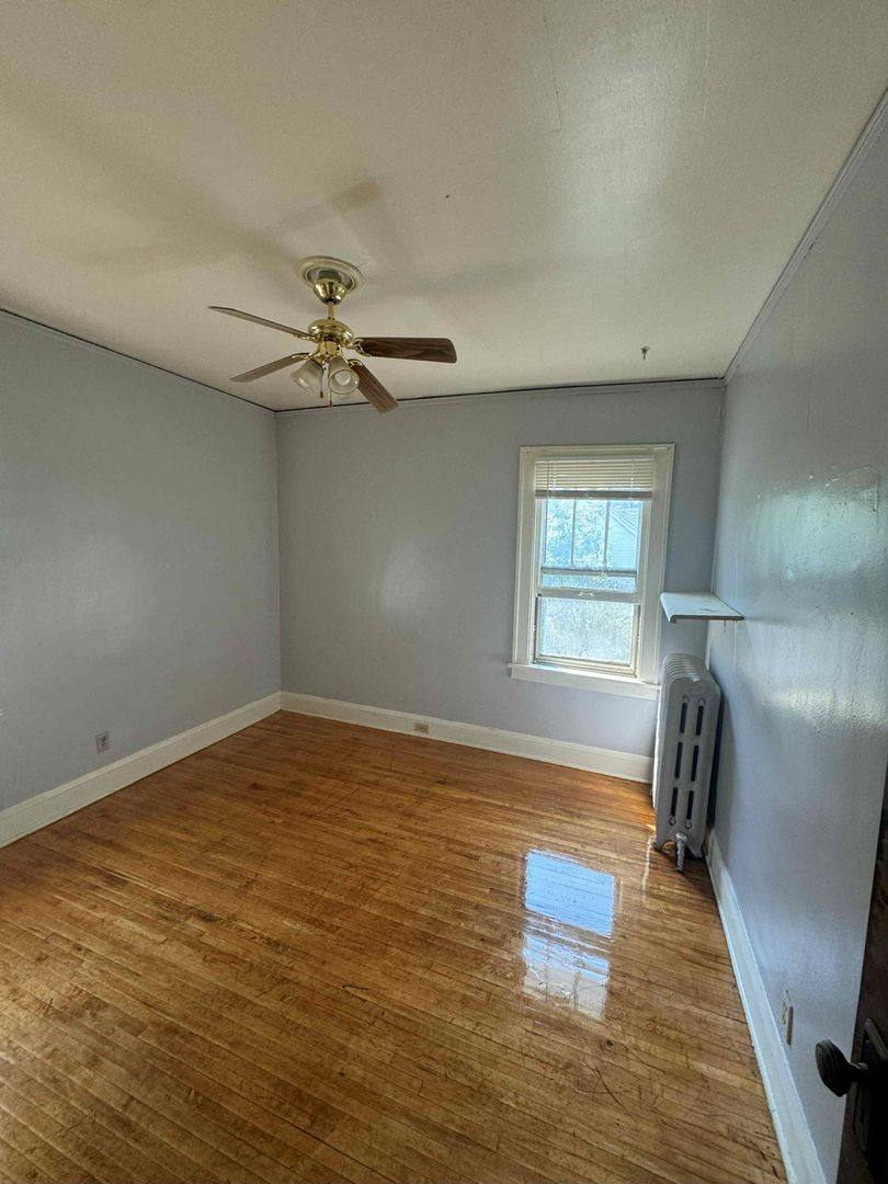 Apartment for rent at 806-08 5th St SE, Minneapolis, MN 55414
