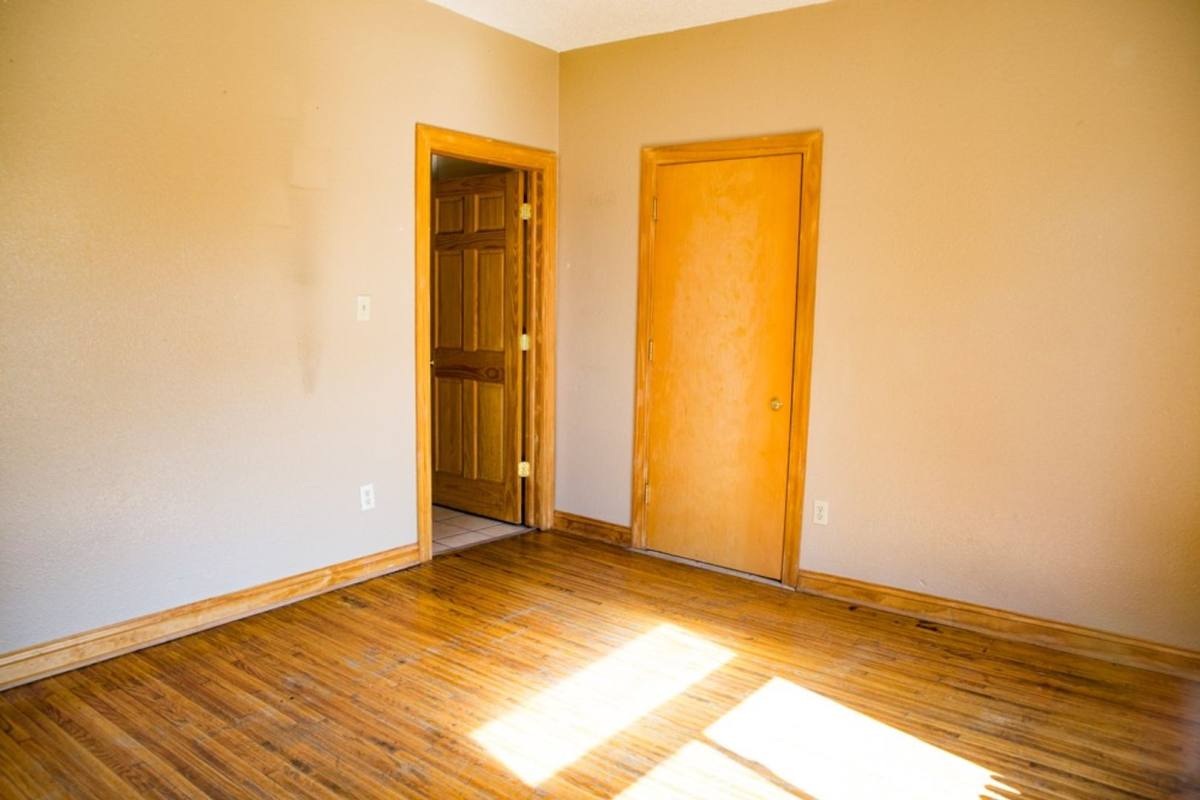 Apartment for rent at 825-27 15th Ave SE, Minneapolis, MN 55414