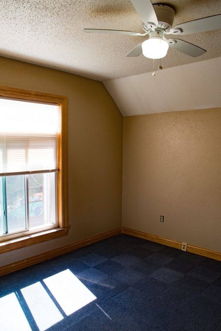Apartment for rent at 825-27 15th Ave SE, Minneapolis, MN 55414