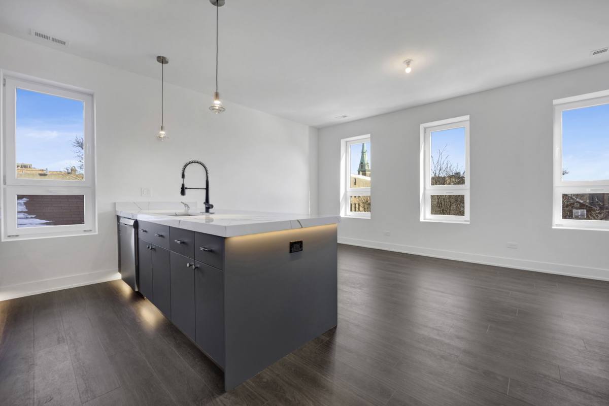 Apartment for rent at 1814 S Throop St #3F, Chicago, IL 60608