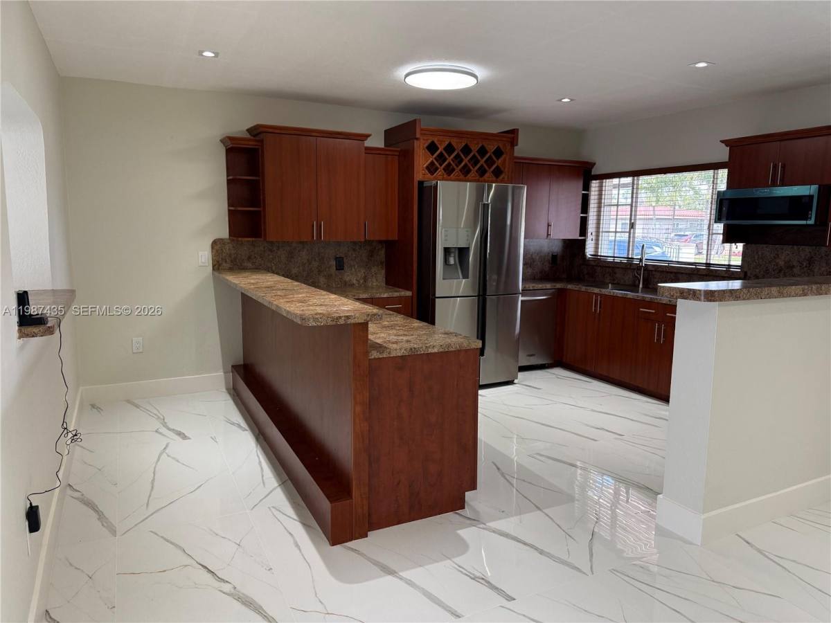 Apartment for rent at 11602 NW 58th Ave, Hialeah, FL 33012
