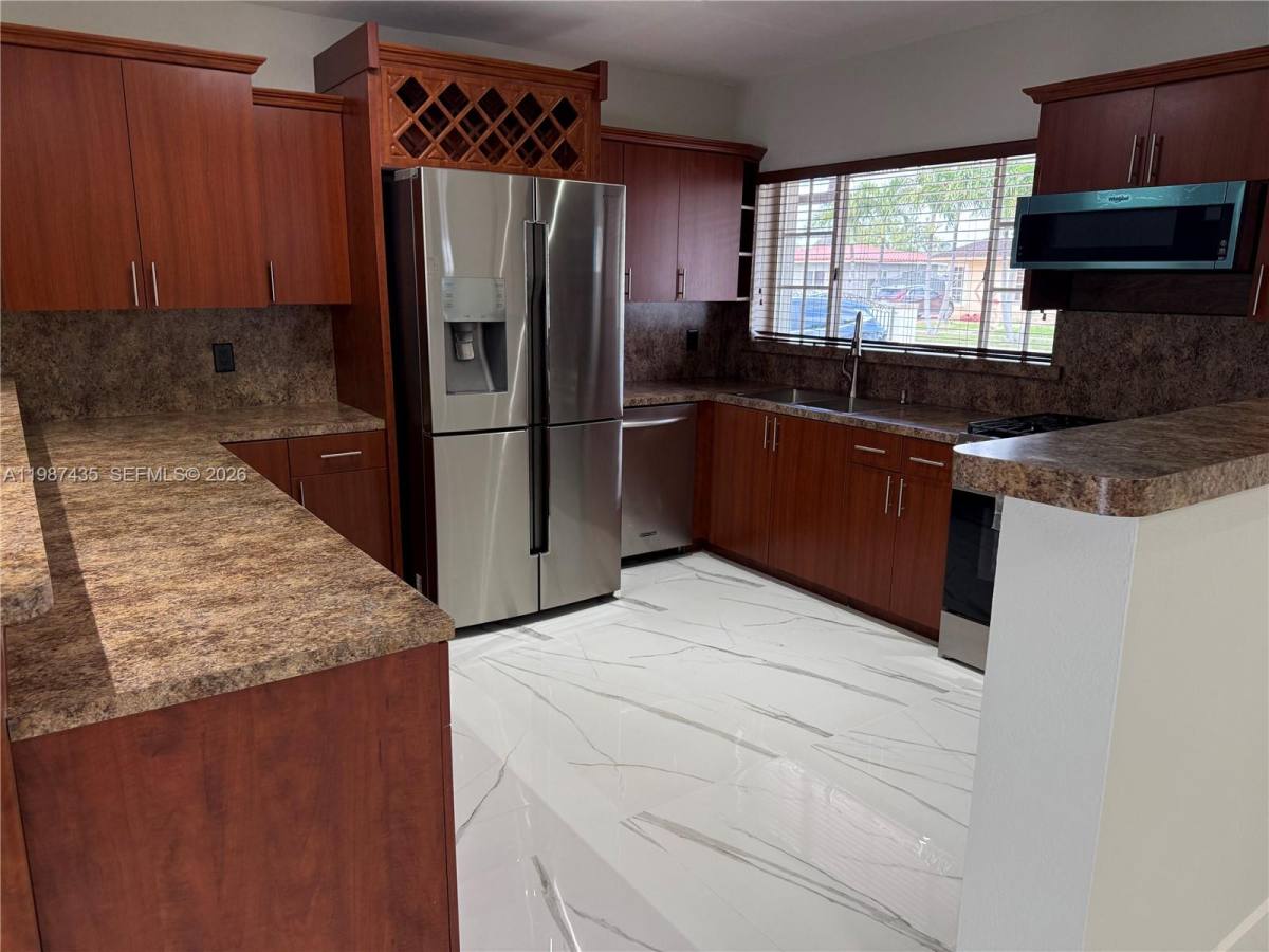 Apartment for rent at 11602 NW 58th Ave, Hialeah, FL 33012