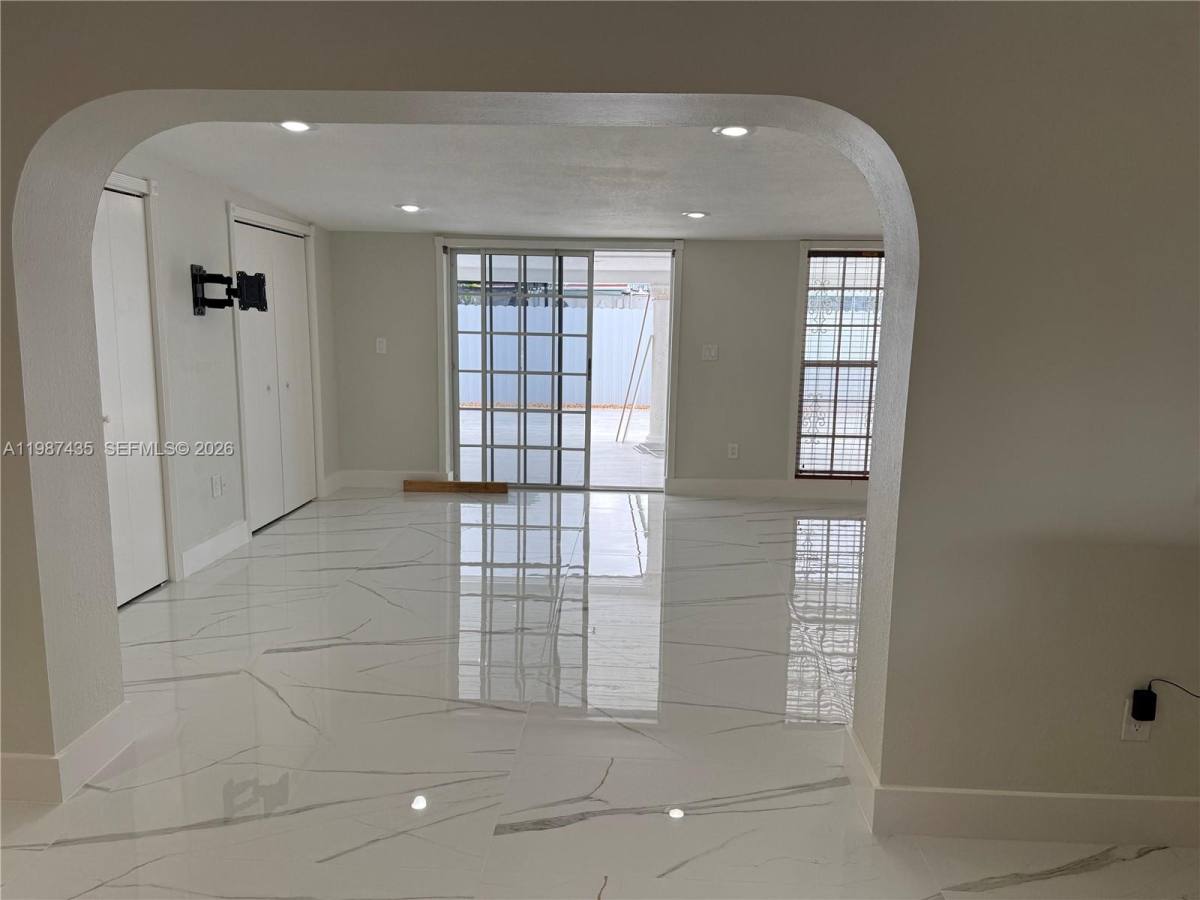 Apartment for rent at 11602 NW 58th Ave, Hialeah, FL 33012