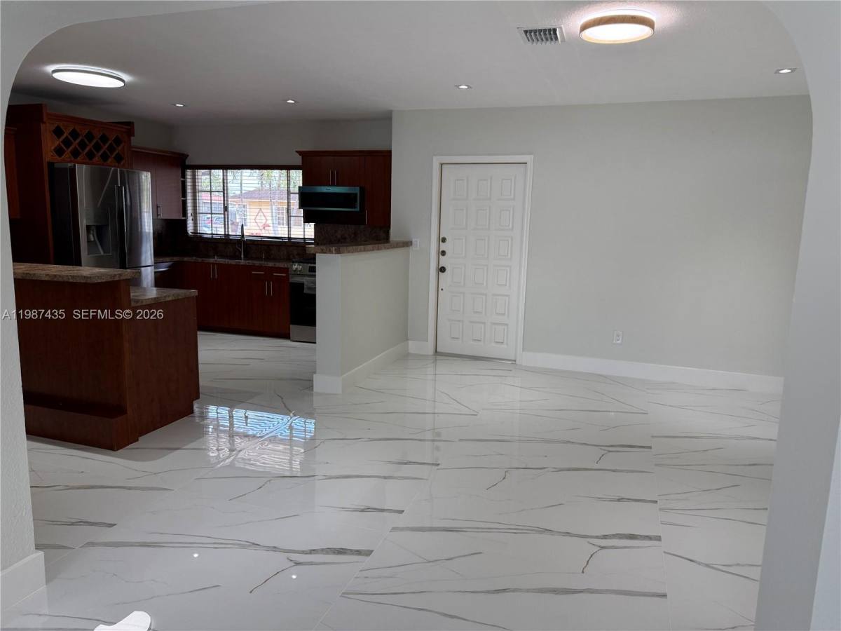 Apartment for rent at 11602 NW 58th Ave, Hialeah, FL 33012