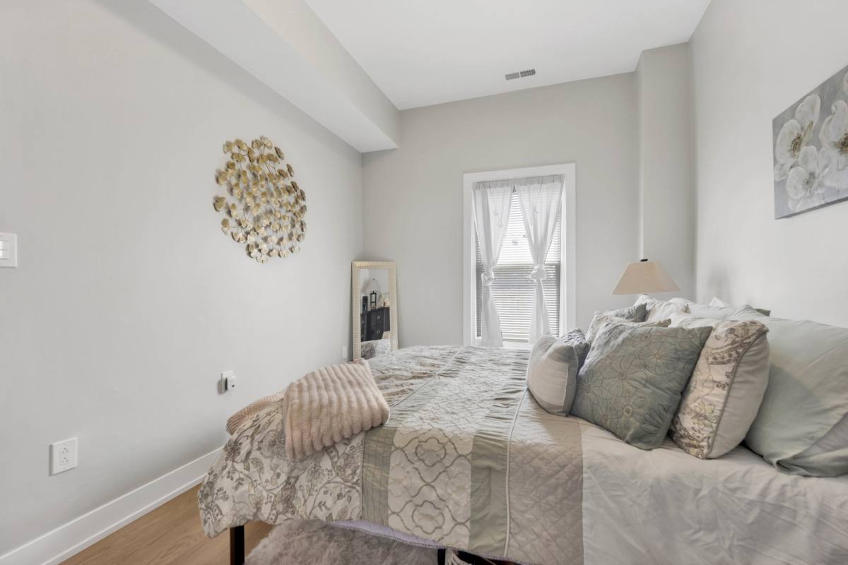 Condo for rent at 2545 W N Ave #3R, Chicago, IL 60647
