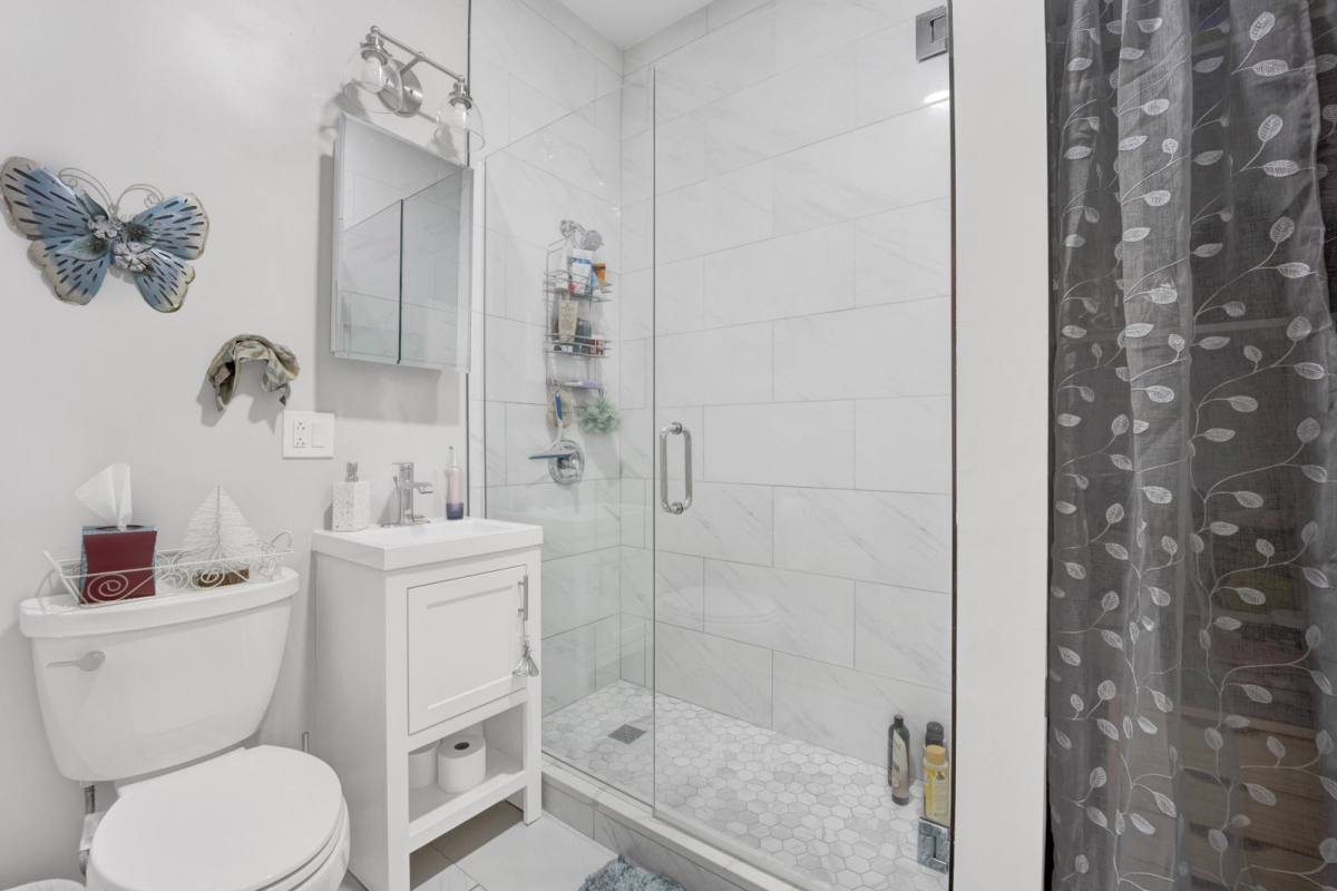 Condo for rent at 2545 W N Ave #3R, Chicago, IL 60647