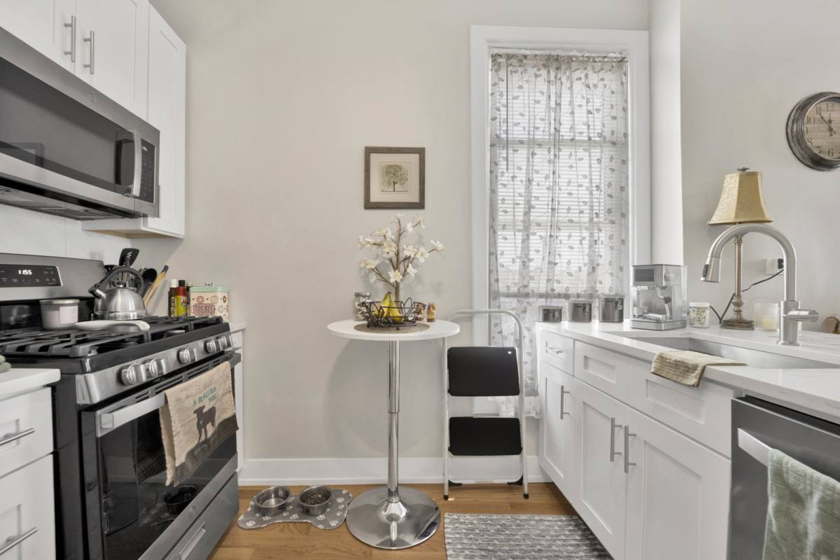 Condo for rent at 2545 W N Ave #3R, Chicago, IL 60647
