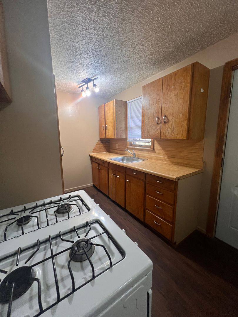 Apartment for rent at 1031 S Emporia, Wichita, KS 67211