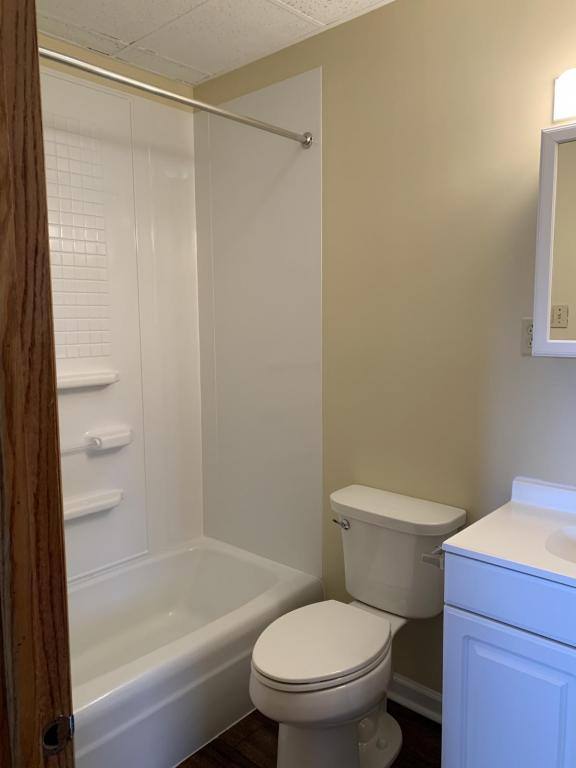 Apartment for rent at 842 Country Club Dr, Morgantown, WV 26505