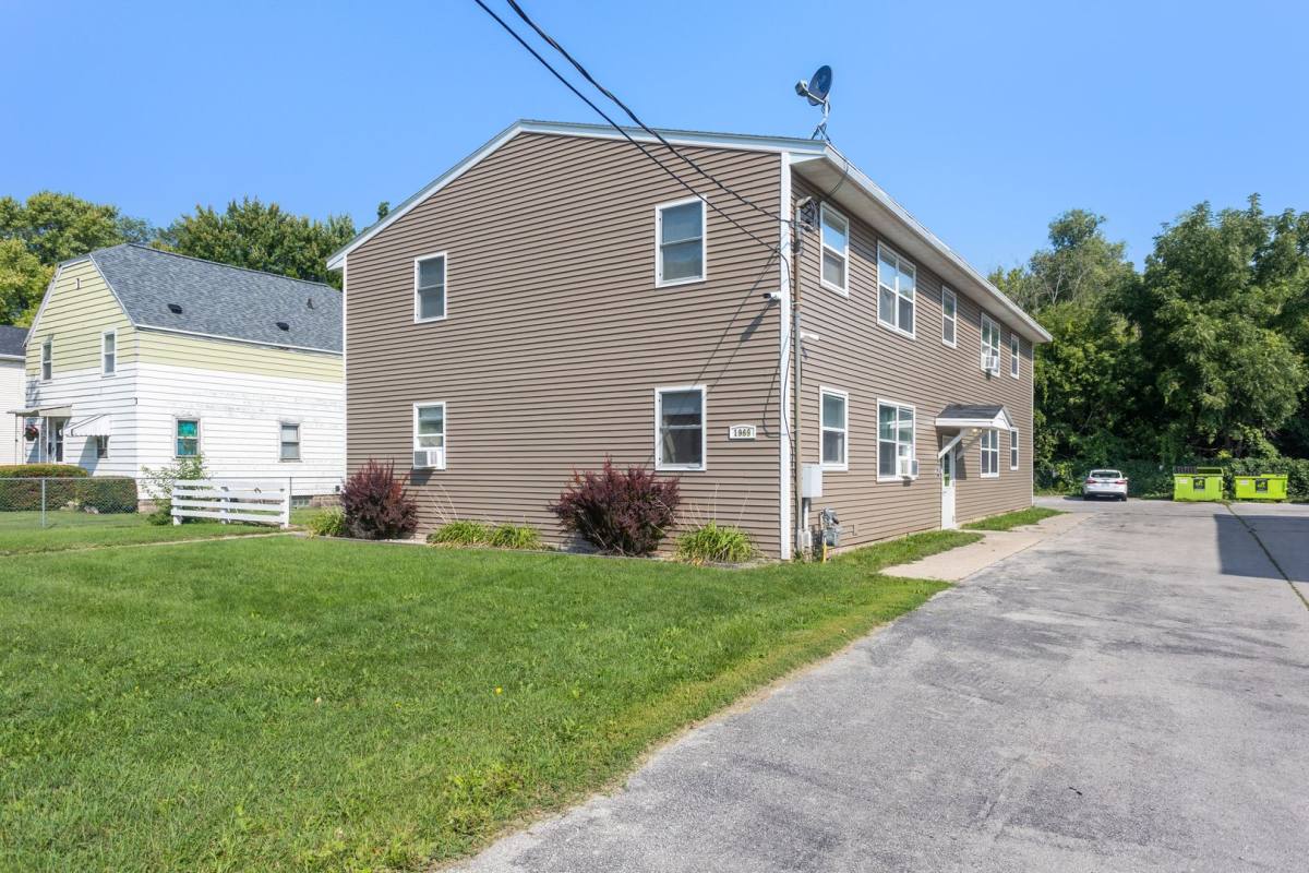 Apartment for rent at 2005 Eastman Ave, Green Bay, WI 54302
