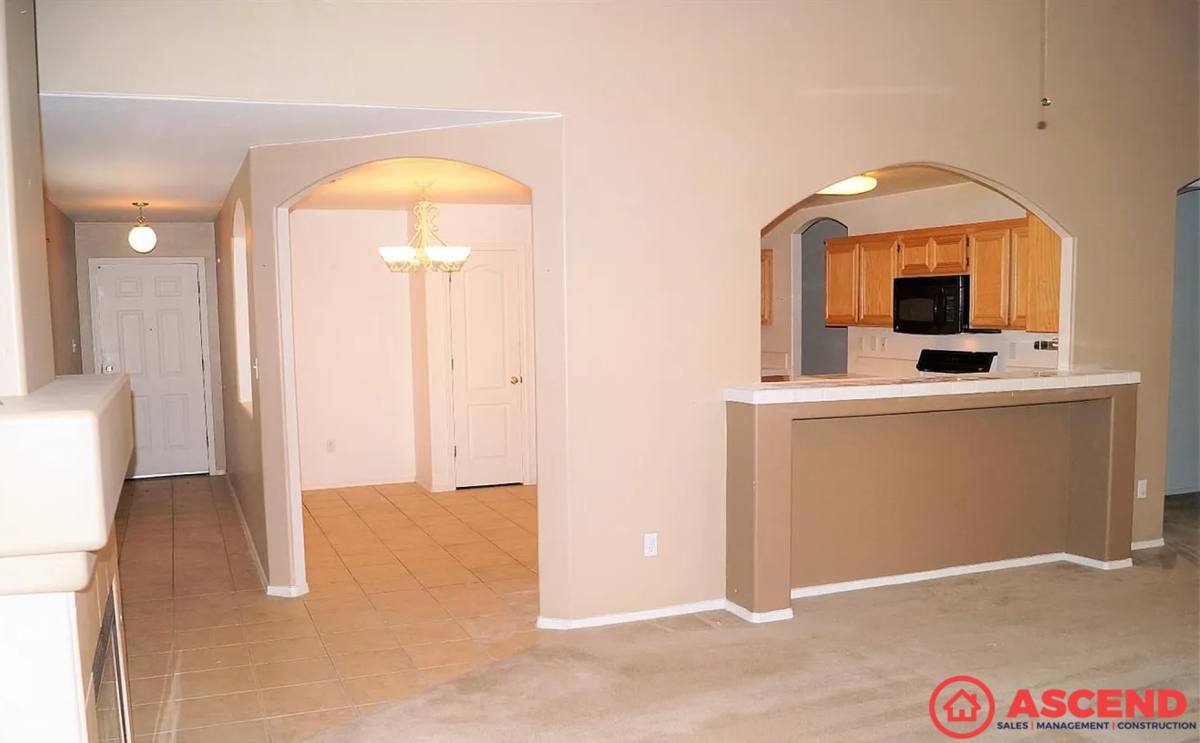 House for rent at 9722 Battersea Park Dr, Bakersfield, CA 93312
