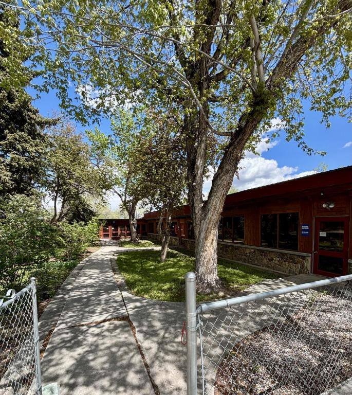 Apartment for rent at 632 Washakie St, Lander, WY 82520