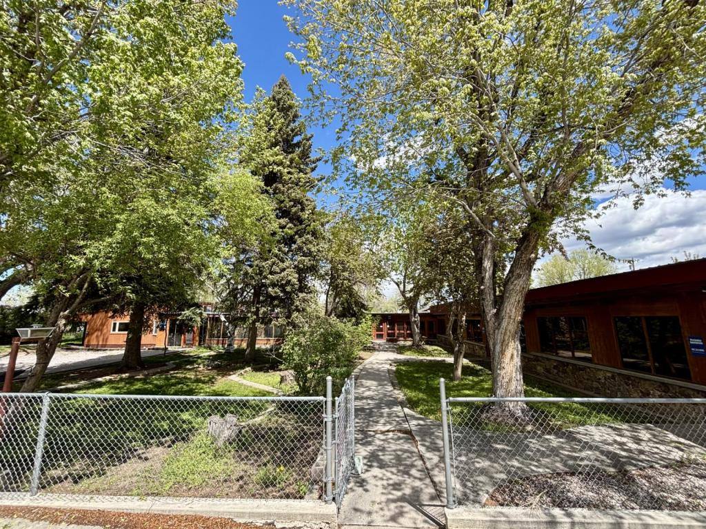 Apartment for rent at 632 Washakie St, Lander, WY 82520
