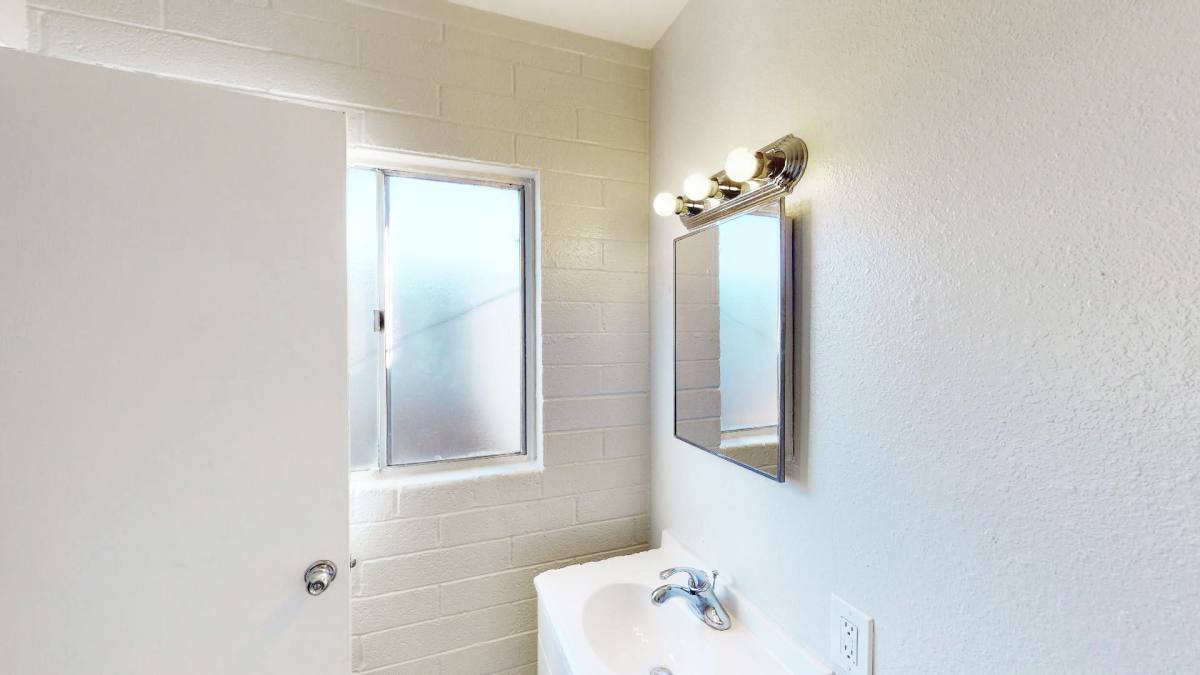 Apartment for rent at 1716 E Ocotillo Rd, Phoenix, AZ 85016