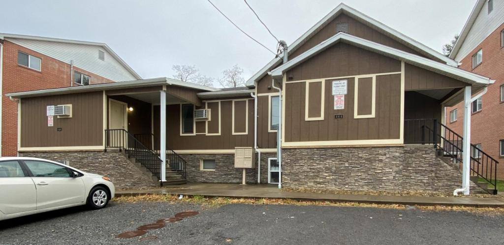 Apartment for rent at 464 Harding Ave, Morgantown, WV 26505