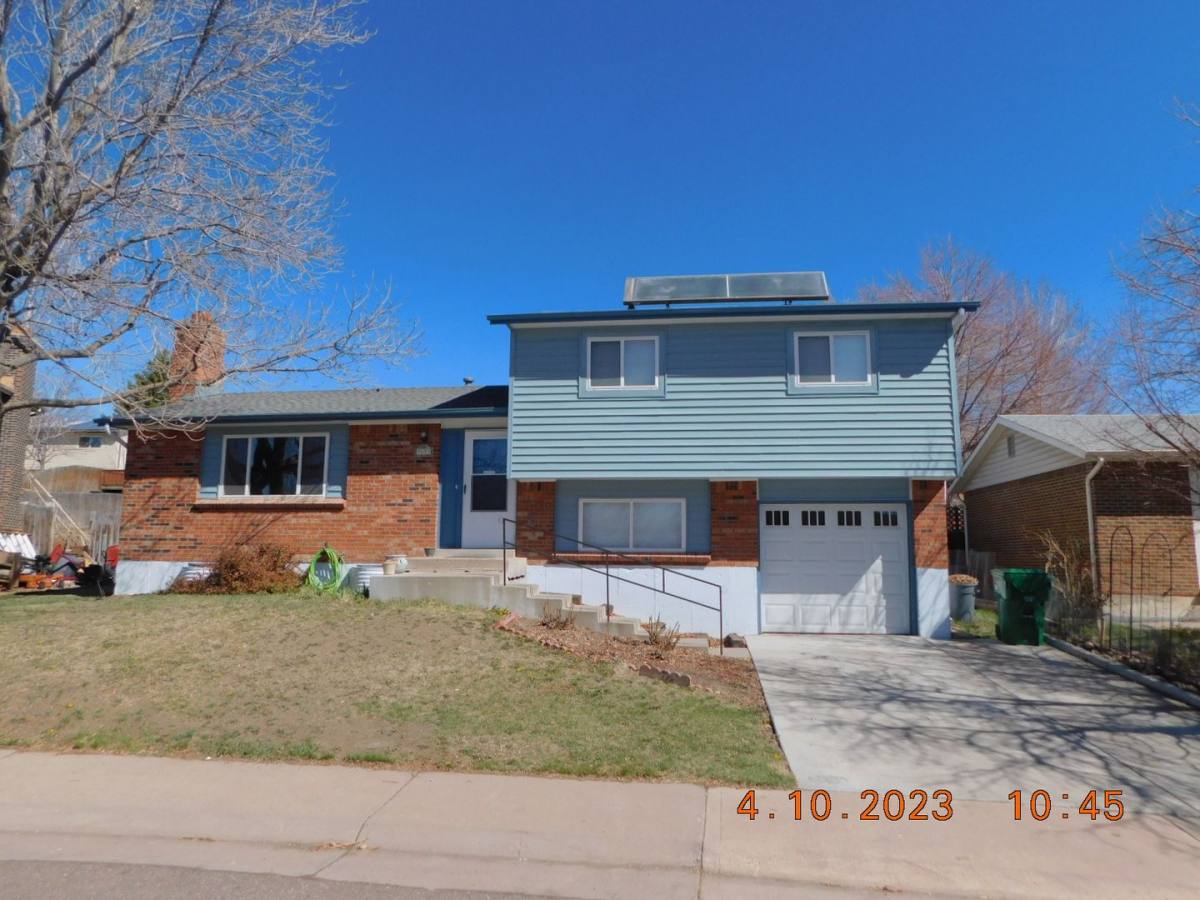 House for rent at 9439 W Burgundy Ave, Littleton, CO 80123