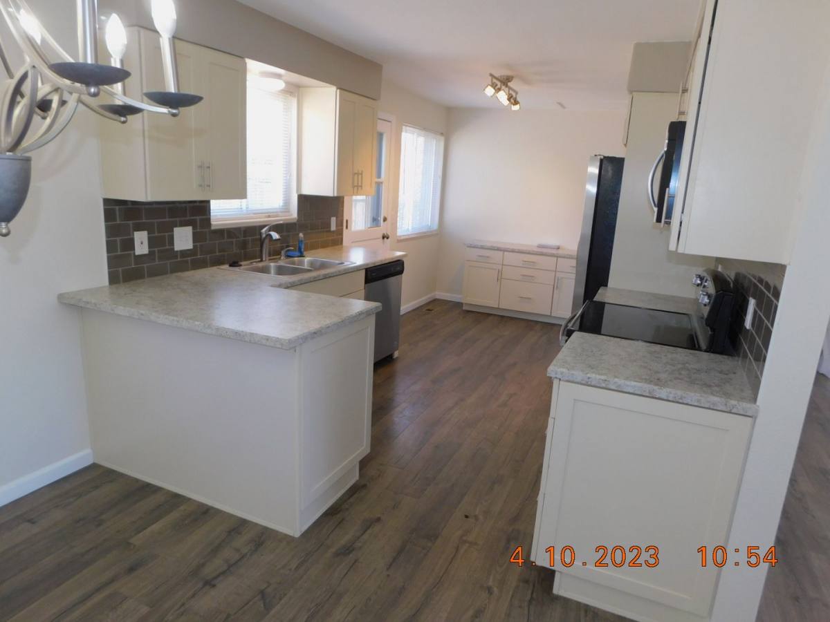 House for rent at 9439 W Burgundy Ave, Littleton, CO 80123