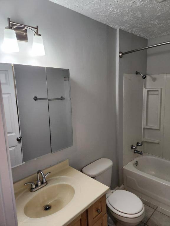 Apartment for rent at 1501 Hancock Dr, Normal, IL 61761