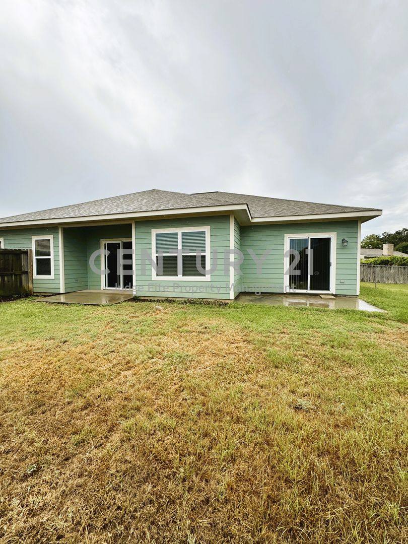 House for rent at 212 Lasso Circle, Kemp, TX 75143