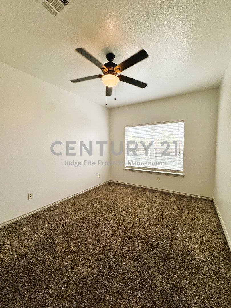 House for rent at 212 Lasso Circle, Kemp, TX 75143