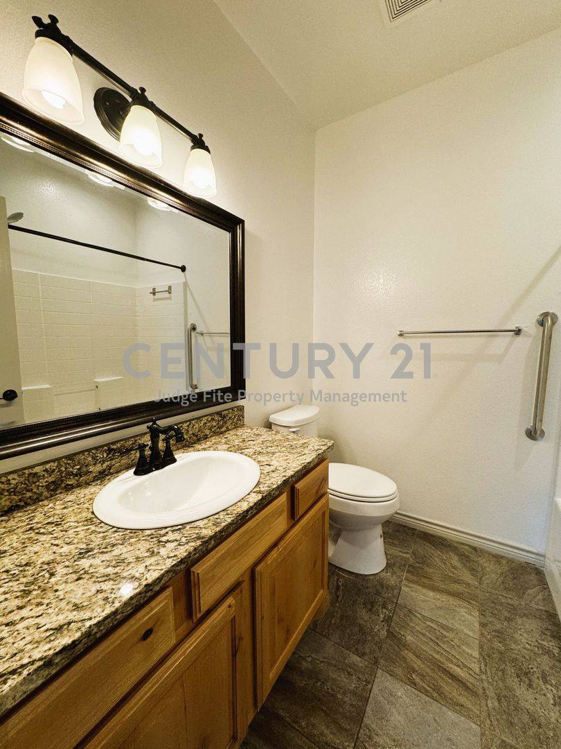 House for rent at 212 Lasso Circle, Kemp, TX 75143