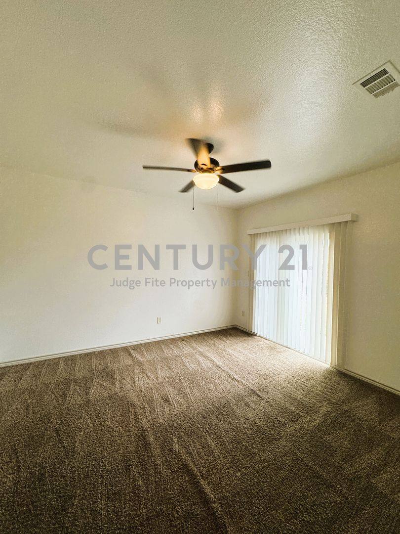 House for rent at 212 Lasso Circle, Kemp, TX 75143