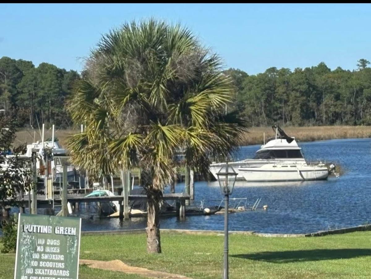 Apartment for rent at 2718 Bartlett Ave, Pascagoula, MS 39567