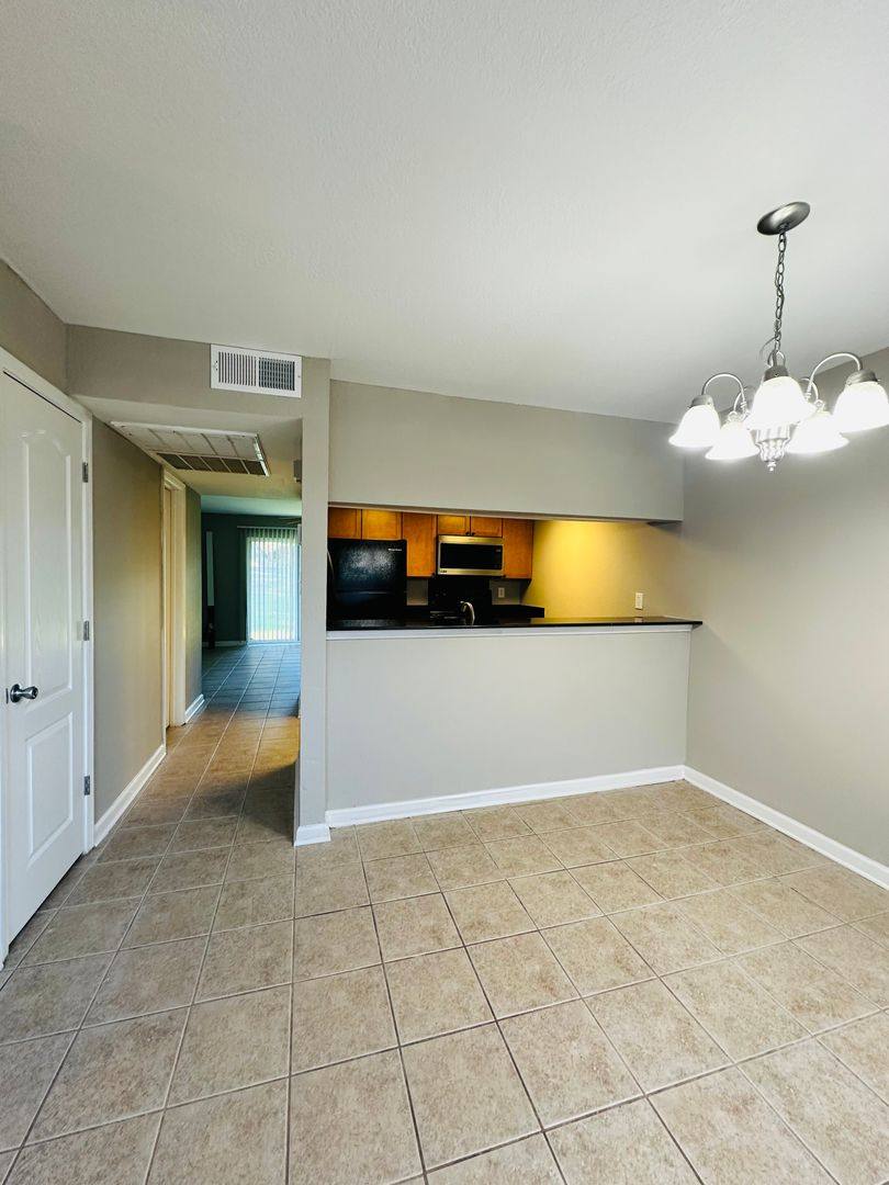 Apartment for rent at 2718 Bartlett Ave, Pascagoula, MS 39567