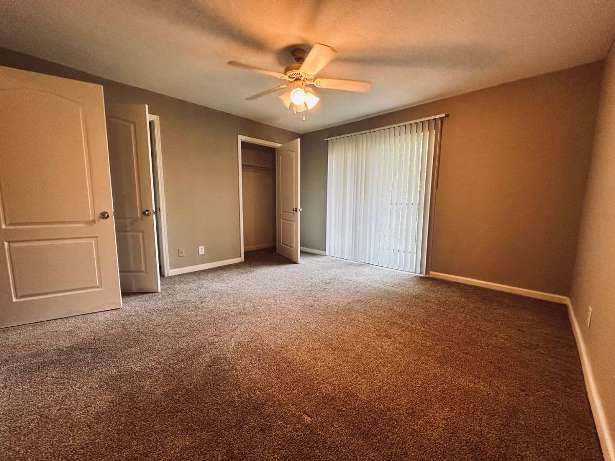 Apartment for rent at 2718 Bartlett Ave, Pascagoula, MS 39567