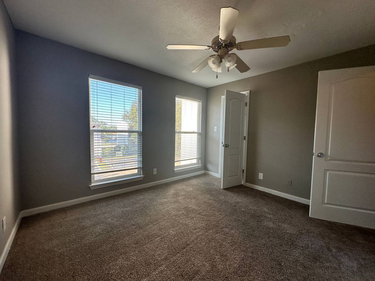 Apartment for rent at 2718 Bartlett Ave, Pascagoula, MS 39567