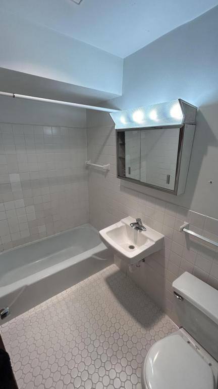 House for rent at 1500 10th Ave S #8, Minneapolis, MN 55404