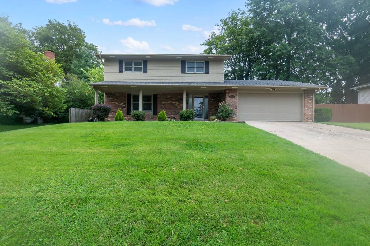 House for rent at 2036 Cambridge Dr, Cape Girardeau, MO 63701