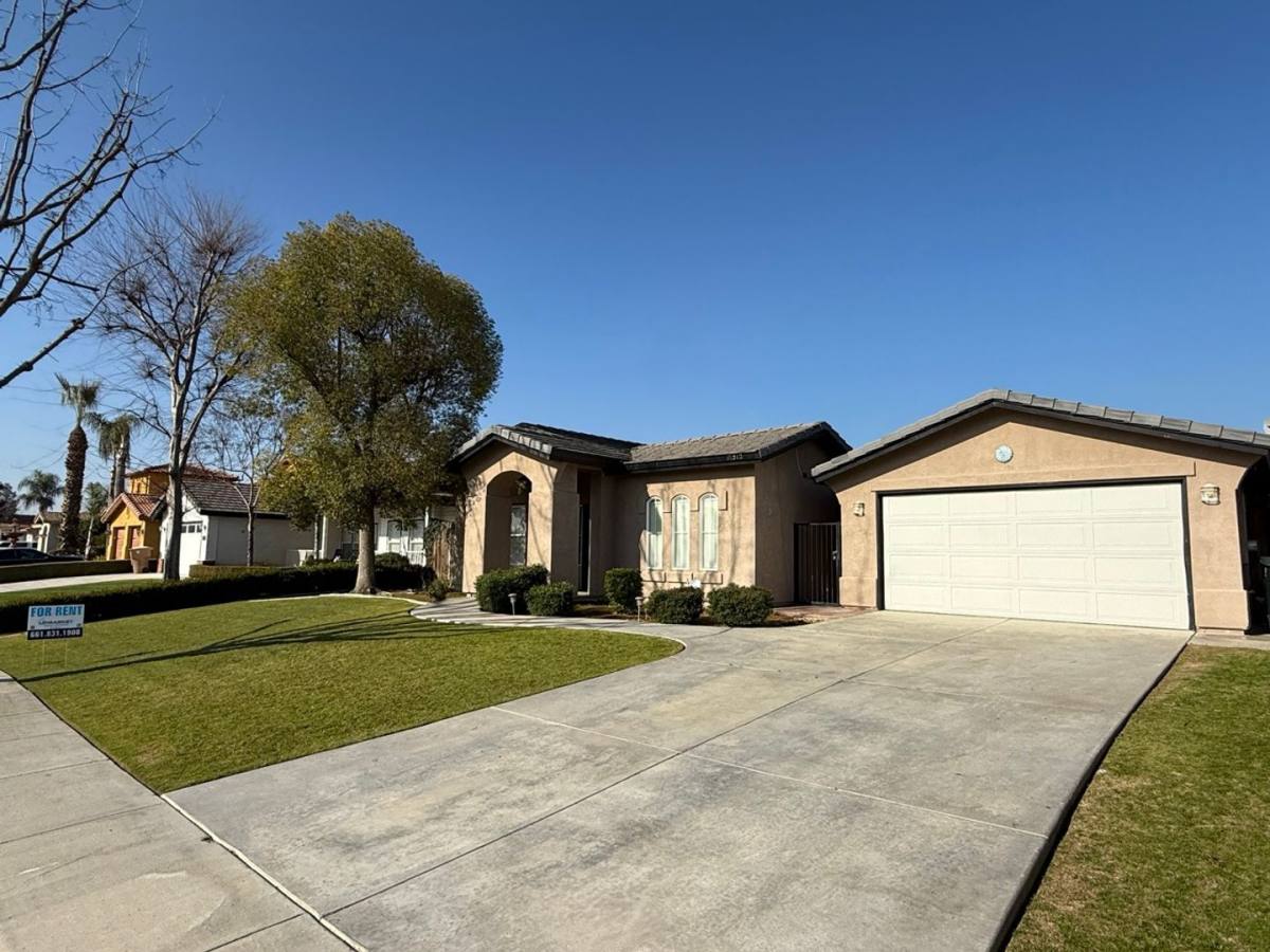 House for rent at 11512 Marazion Hill Court, Bakersfield, CA 93311